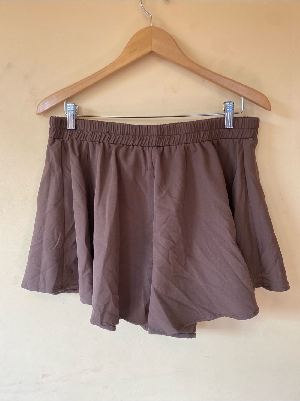 PrettyLittleThing Brown Elastic Waist Shorts, Women’s 12